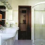 Au Chateau Blanc Bed & Breakfast *